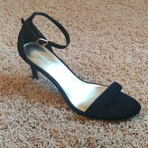 Old Navy Black Suede 3.5" Open Toe Sandals size 10
